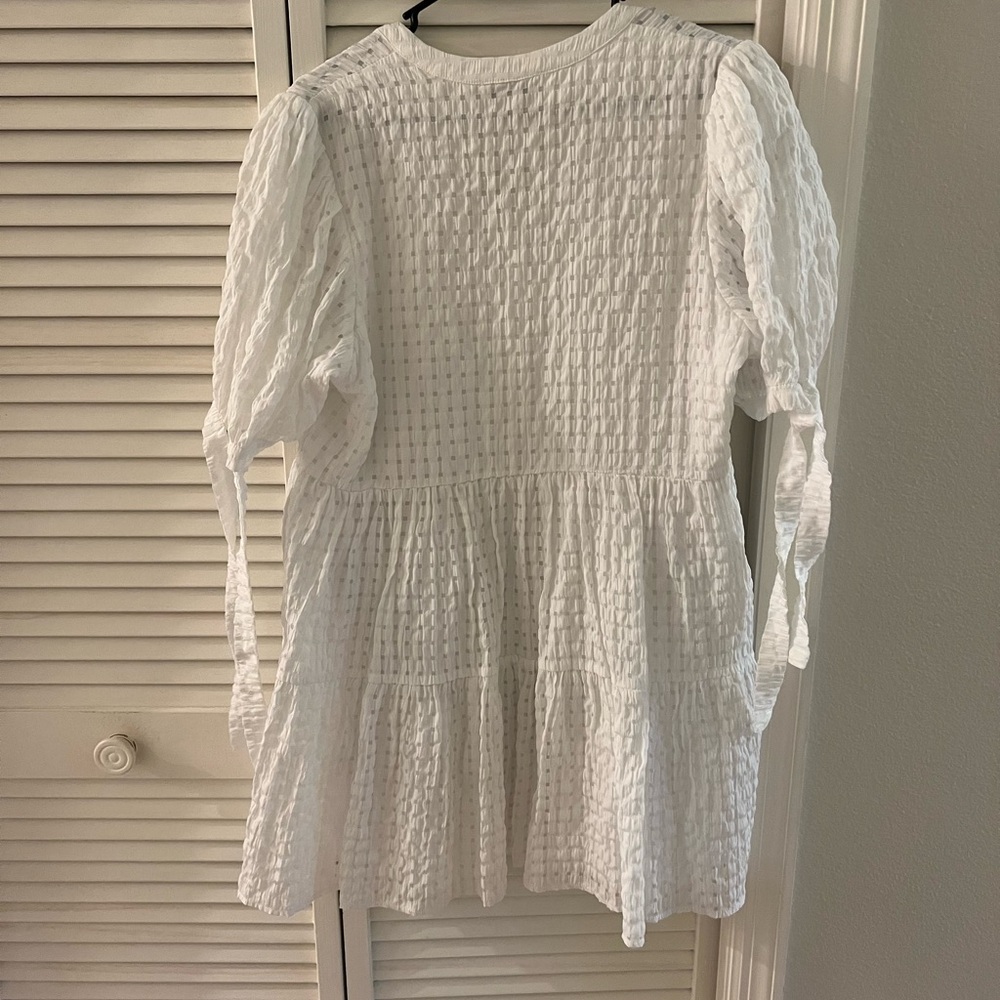 White Crinkled V-Neck Dress - Picture 3 of 3